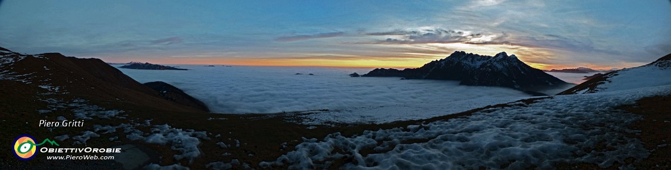 79 la nebbia al tramonto è risalita....jpg